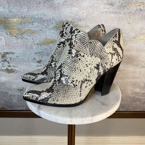 Vince Camuto Boots Womens Size 8.5 White Snake Leather Western Ankle Booties